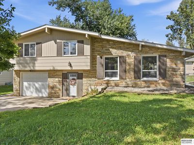 3856 N 100th Ave