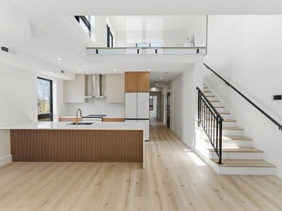 17 Holmes St #Penthouse 1