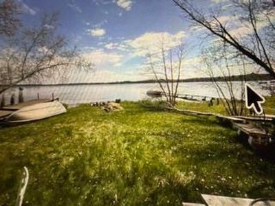 7224 Green Lake Shore Dr NW