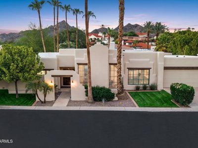 3116 E ROSE Lane