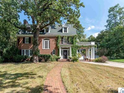 601 Baker Ave