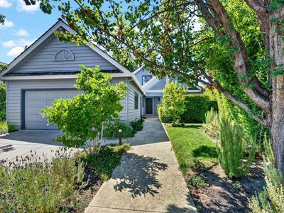 1926 Oak Circle