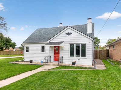8001 Neenah Ave