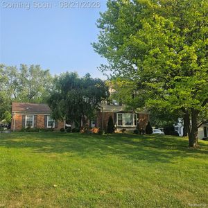 Property at 716 Weybridge Dr, Bloomfield Hills, MI