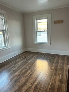 11 Foster St