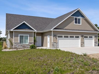 Property at 300 Pine Dr, Hankinson, ND