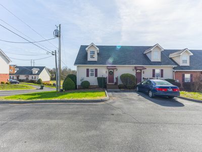 400 Hallbrook Dr #17