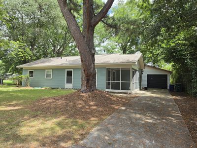 112 Smallridge St