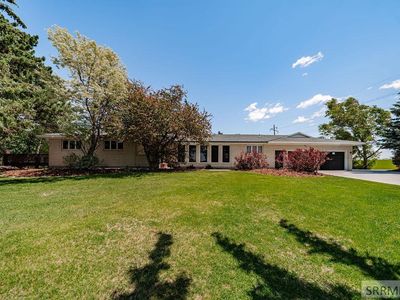 1365 Meadowview Ave