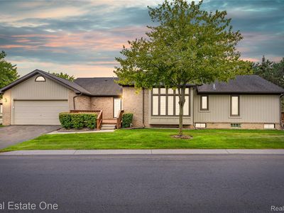 33925 Oakwood Dr