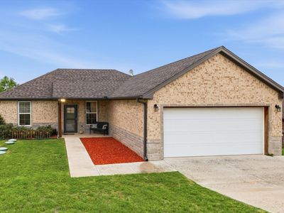 2118 Christine Dr