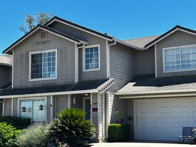 838 Lyonia Dr