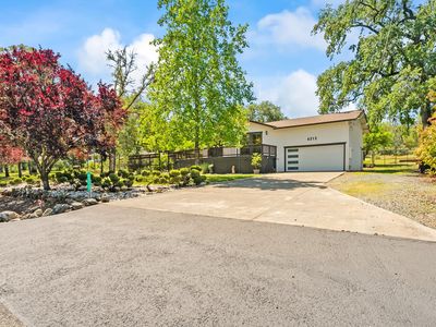 6313 Kenneth Way