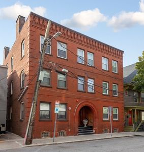 6 Porter Rd APT 1L