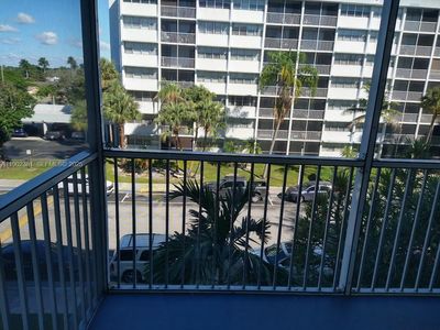 700 NW 214th St APT 403