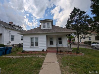 208 W Elm St