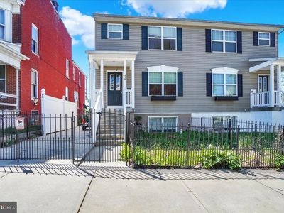 836 W Locust St