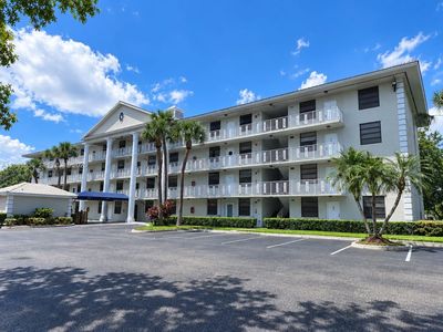 1717 Whitehall Dr APT 304