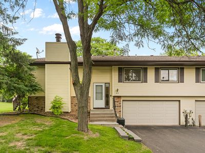 919 Greenhaven Dr