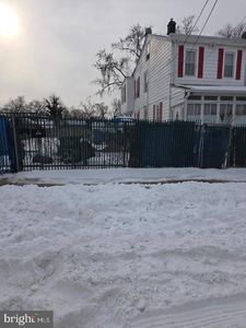 329 N 39th St