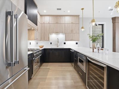 134 Hancock Ave #201
