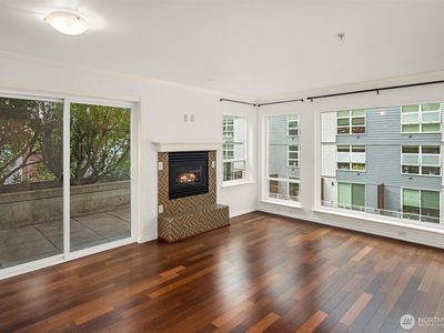 323 Queen Anne Avenue N #202