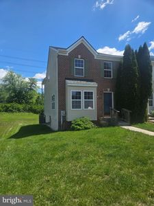 816 Marquette Dr