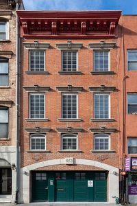 453 2nd Ave