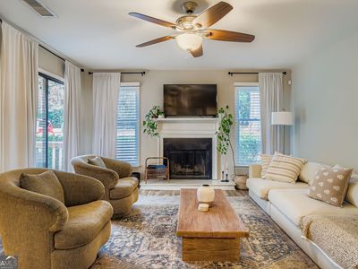 2501 Vineyard Way SE