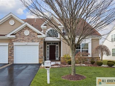 42 Gryphon Dr