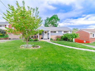 Property at 82 Claireview Dr, Carnegie, PA