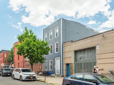 76 Java St