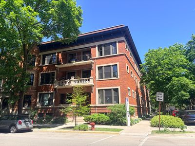 5559 S Blackstone Ave Unit 2