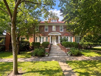 1102 Jackson Ave