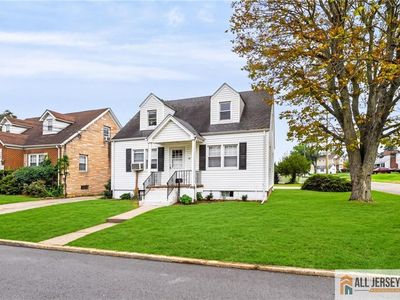 42 Burton Ave