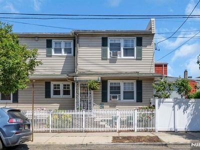 116 1st St