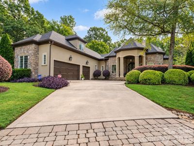 252 Treetops Dr