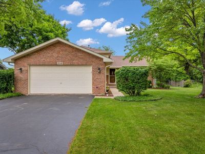 Property at 214 Deerpath Dr, Oswego, IL