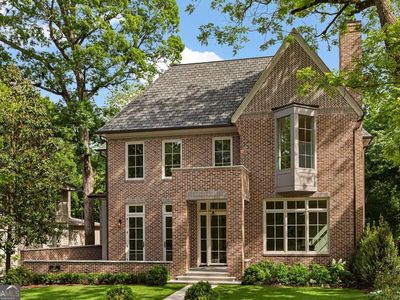 27 Maddox Dr NE