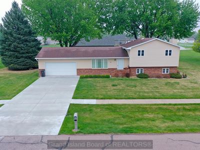 Property at 631 Swan Ln, Grand Island, NE