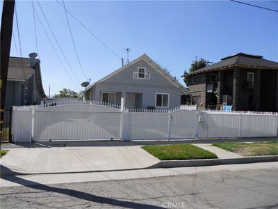 635 W 8th St