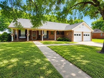 809 John Albert Dr