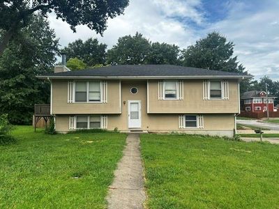 Property at 1000 6th Ave, Leavenworth, KS