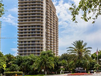 20191 E Country Club Dr APT 910