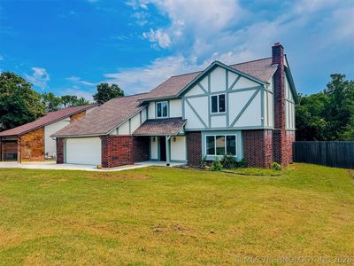 2502 W Driftwood Dr