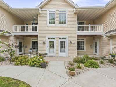 W398N6071 Autumn Woods DRIVE