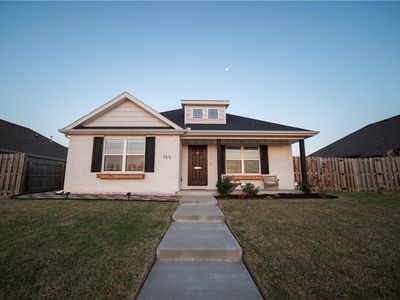 166 N Broyles Ave