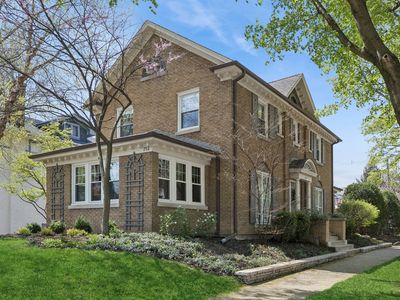 752 Lathrop Ave