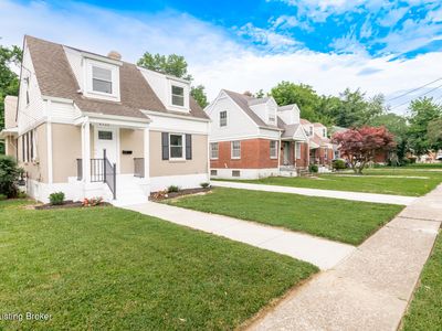 4506 Greenwood Ave