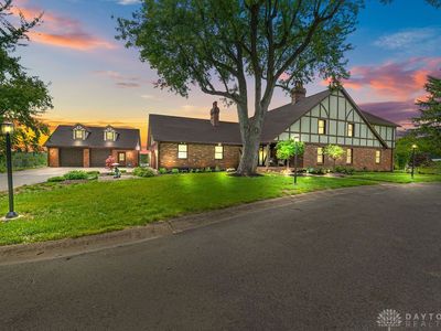 751 Old Springfield Rd